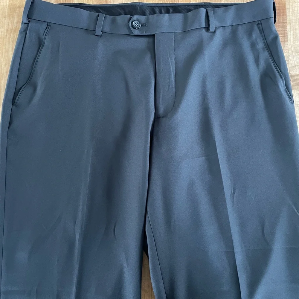 NWT Izod shorts + 3 pairs of pants. Mens 36 ONLY $10 for ALL!!! - Picture 12 of 13